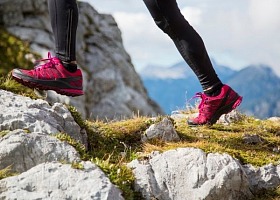 Jak wybrać idealne buty do biegania po wzgórzach, górach i innym terenie?