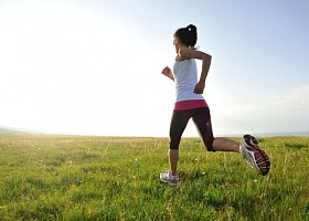 Recenzje najlepszej oddychającej odzieży do biegania dla kobiet i sprzętu do biegania